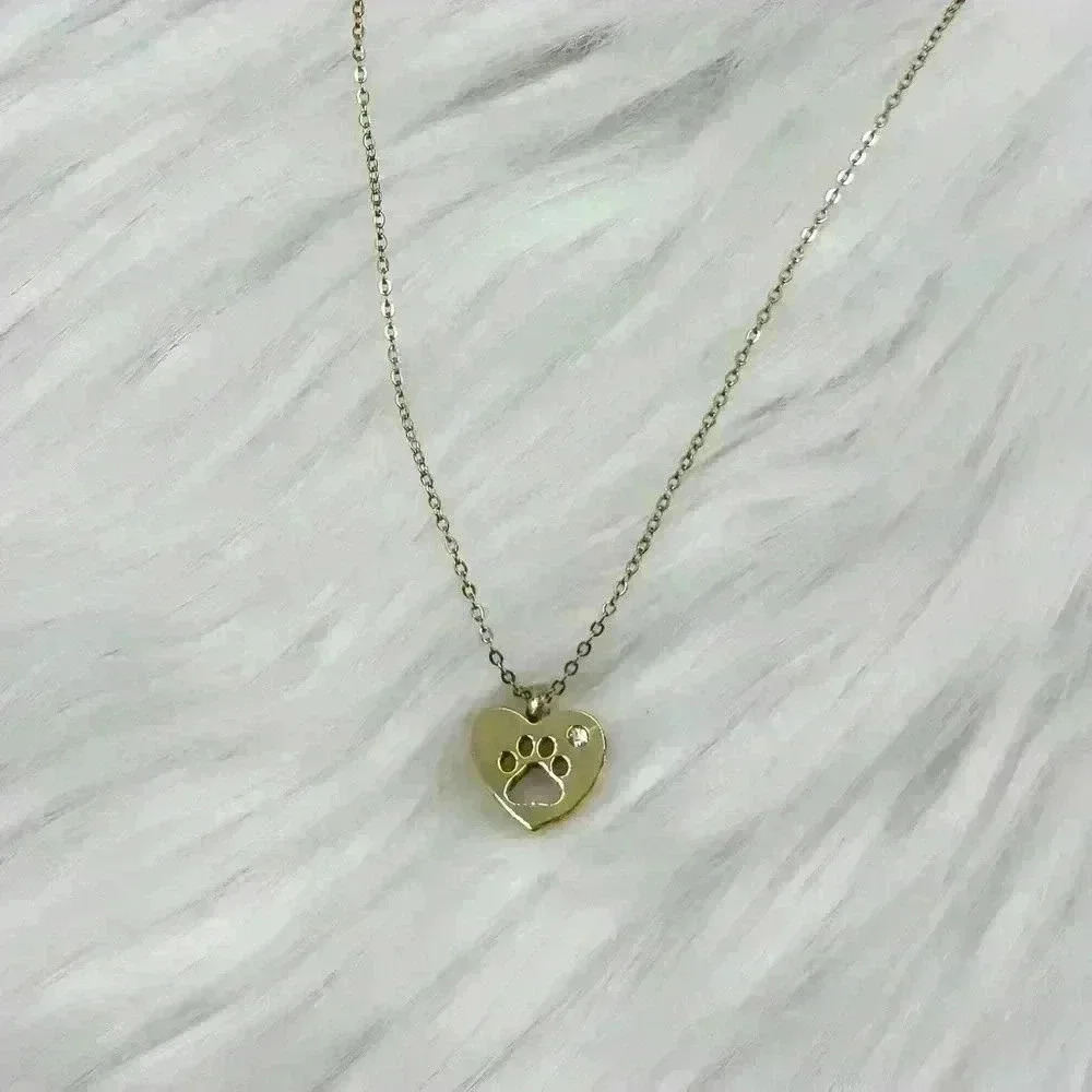 Heart Paw Print Pendant Necklace in yellow Gold
